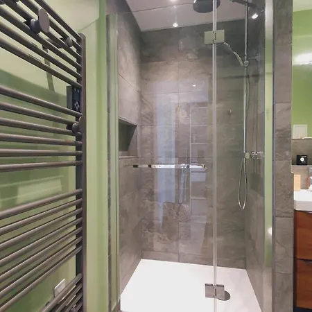 Magnifique Vue Et Terrasse Garage Clim Wifi - Rossiconciergerie - Linge Inclus *